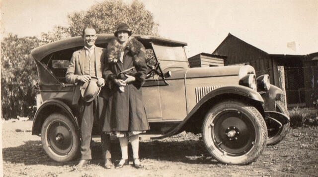 Athol and Eunice - on their honeymoon 1927